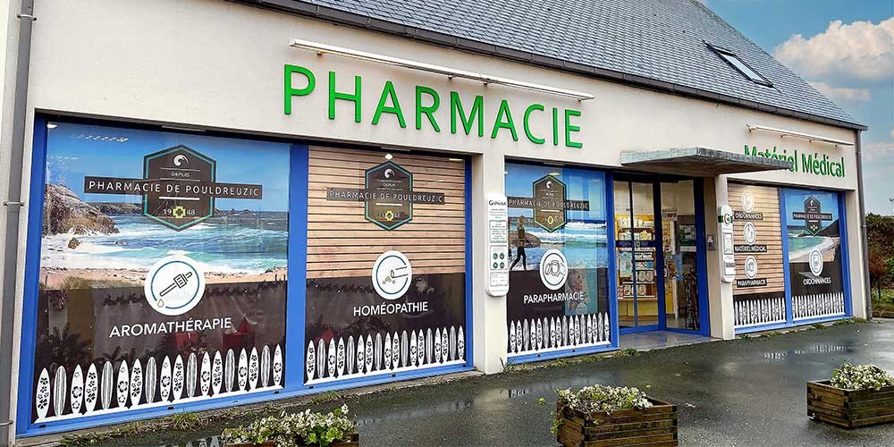 Pharmacie de Pouldreuzic - vitrine pharmacie naturelle